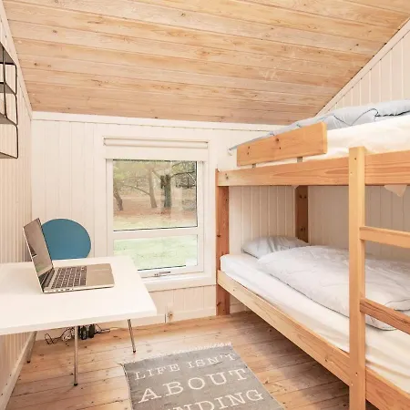 5 Person In Jerup-by Traum